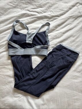 Berlook Navy Sports Bra with Light Gray Trim - Women's High-Support Active Bra